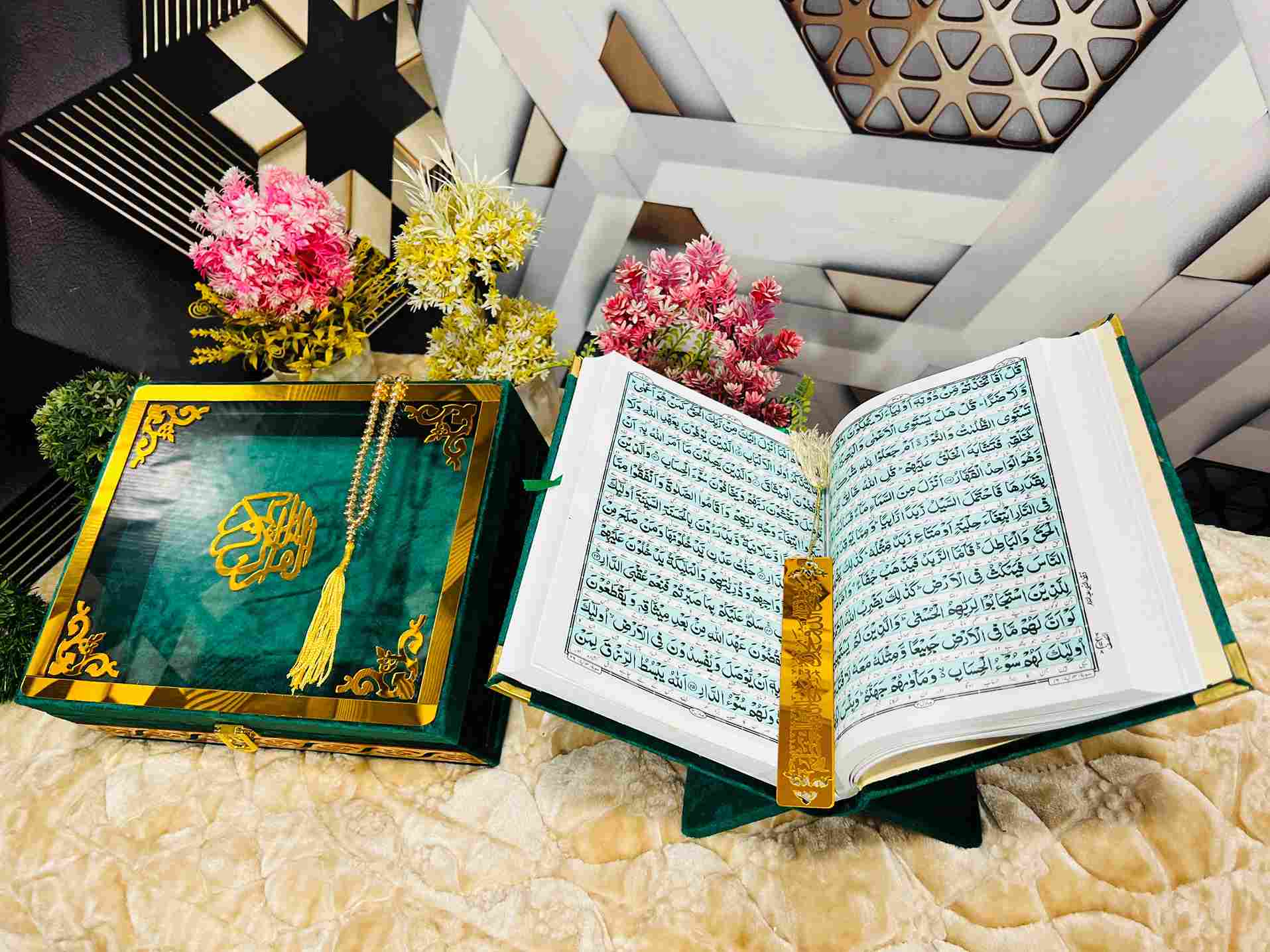 💎 VIP Edition Holy Quran Wedding Gift Set (With Translation) Transparent Box, Velvet Holly Quran, Book Mark, Velvet Box, Velvet Rahal, Ittar, Tasbeeh
