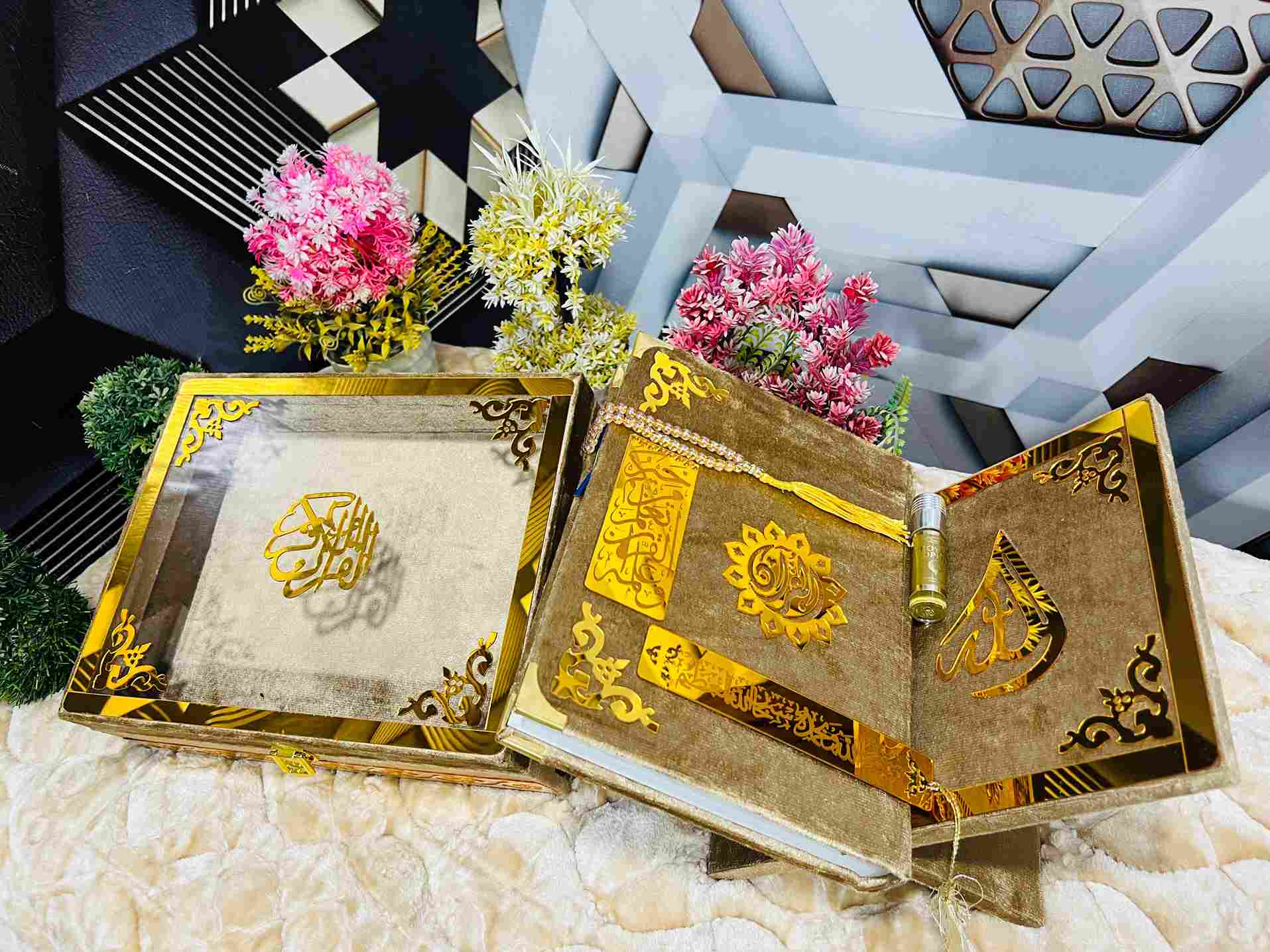 💎 VIP Edition Holy Quran Wedding Gift Set (With Translation) Transparent Box, Velvet Holly Quran, Book Mark, Velvet Box, Velvet Rahal, Ittar, Tasbeeh