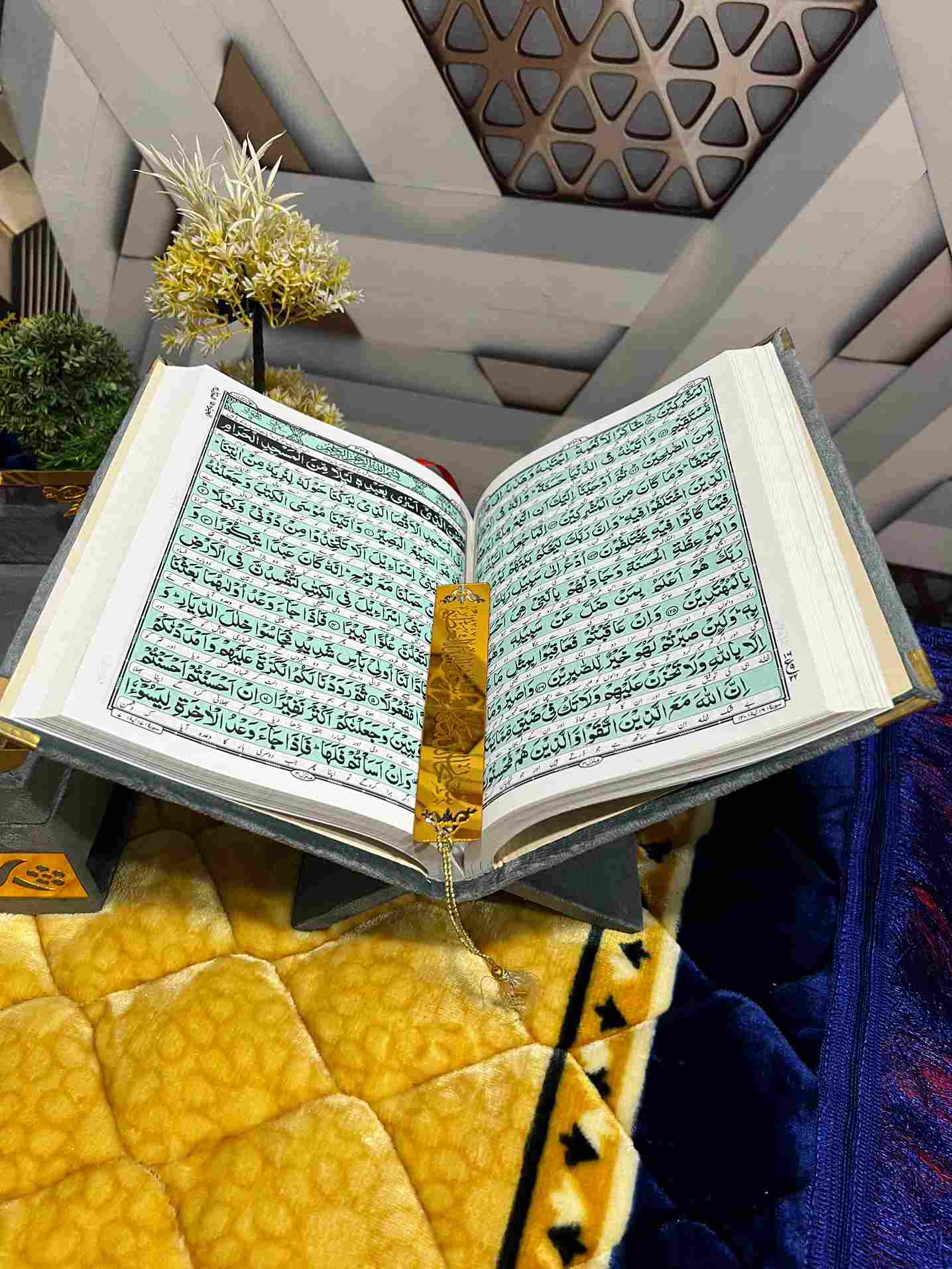 AL-NOOR Premium Acrylic Quran Box-Gray