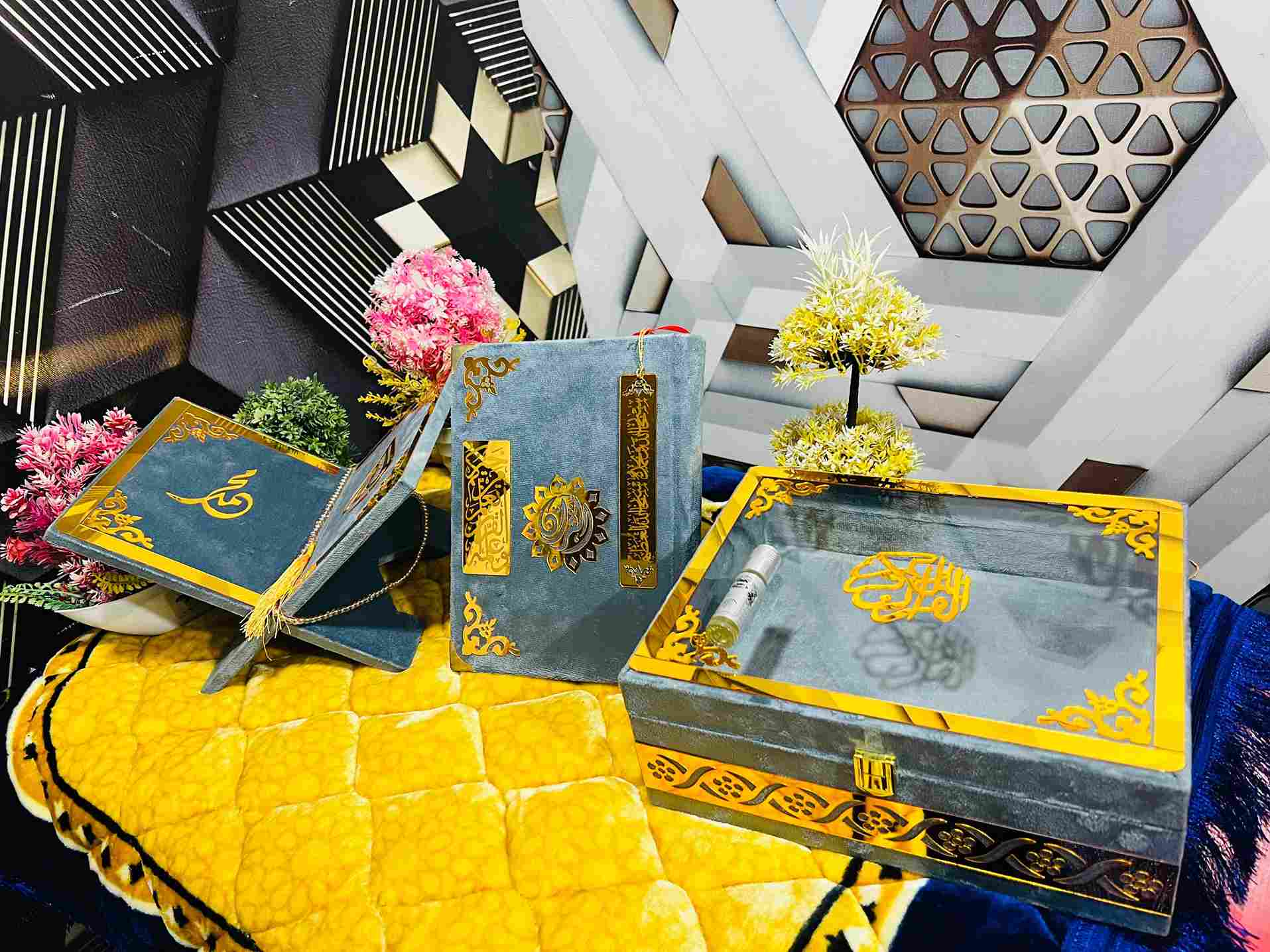 💎 VIP Edition Holy Quran Wedding Gift Set (With Translation) Transparent Box, Velvet Holly Quran, Book Mark, Velvet Box, Velvet Rahal, Ittar, Tasbeeh