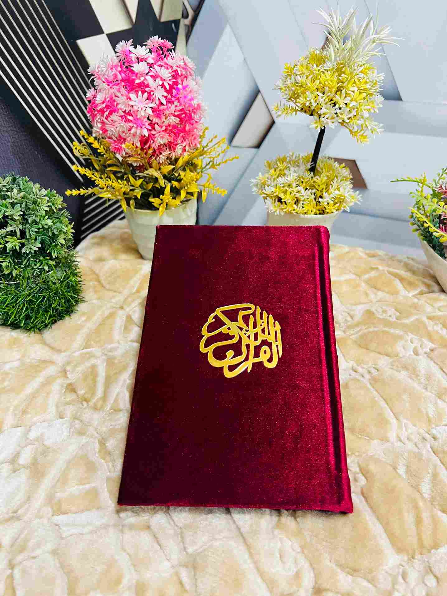 Holy Quran Tajveedi 16 Line Velvet Maroon color