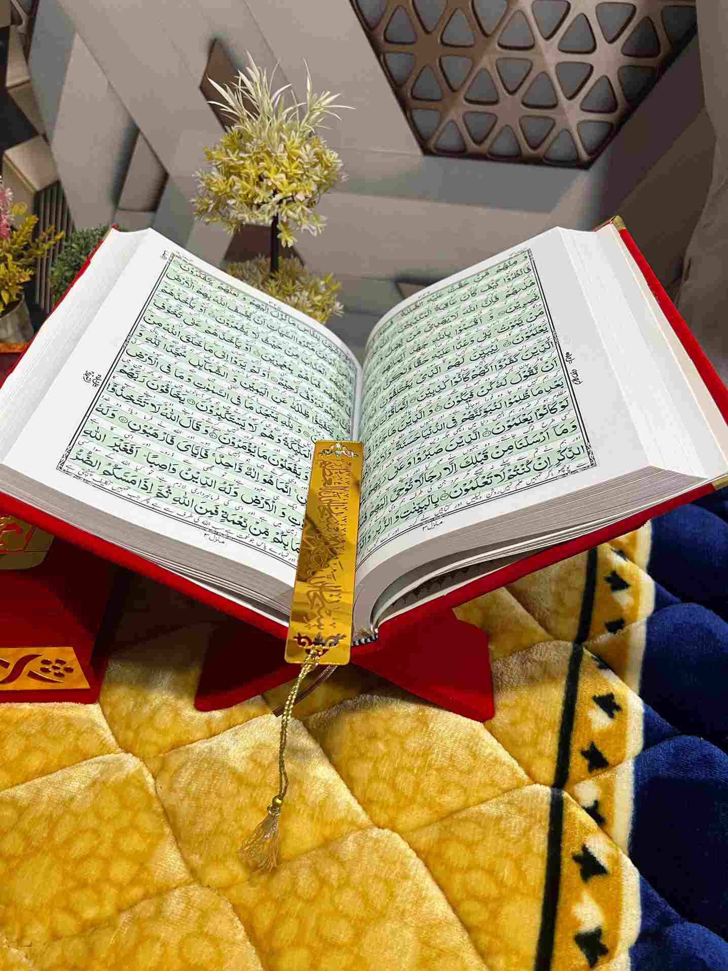 AL-NOOR Premium Acrylic Quran Box-Red
